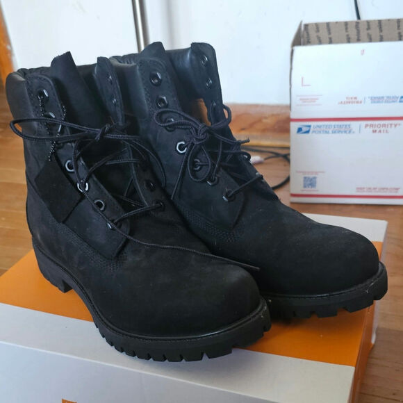 Timberland Mens Black Suede Boots Size 9M - Picture 4 of 9